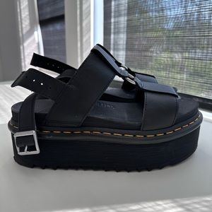 Dr. Marten Francis Platform Sandal 9 Women’s